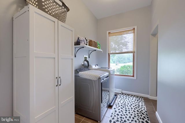 110 BRYLEA DR, Mount Wolf, PA 17347