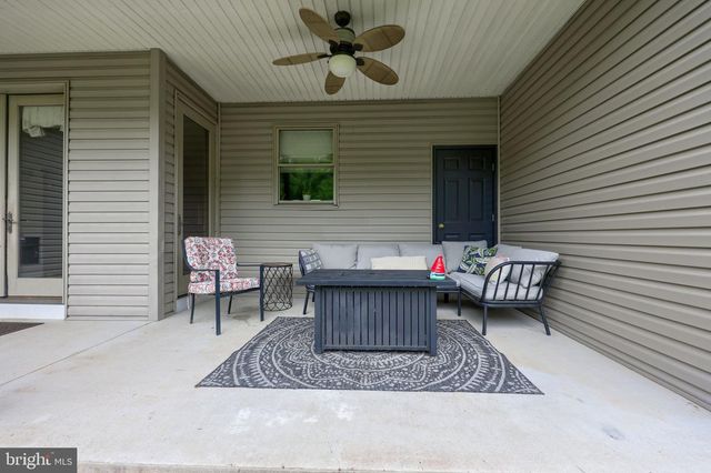 110 BRYLEA DR, Mount Wolf, PA 17347