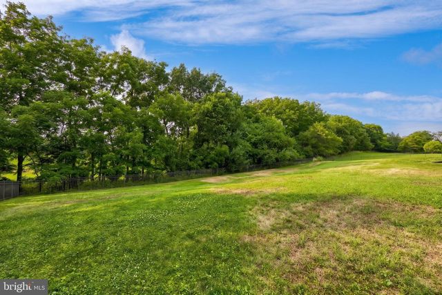 110 BRYLEA DR, Mount Wolf, PA 17347