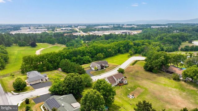 110 BRYLEA DR, Mount Wolf, PA 17347