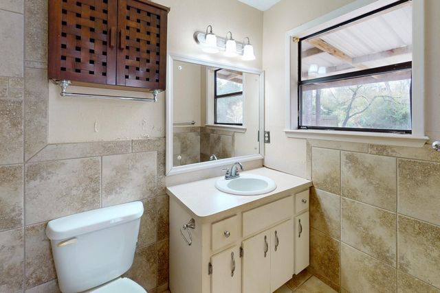 3024 Westwood Main Drive, Bryan, TX 77807