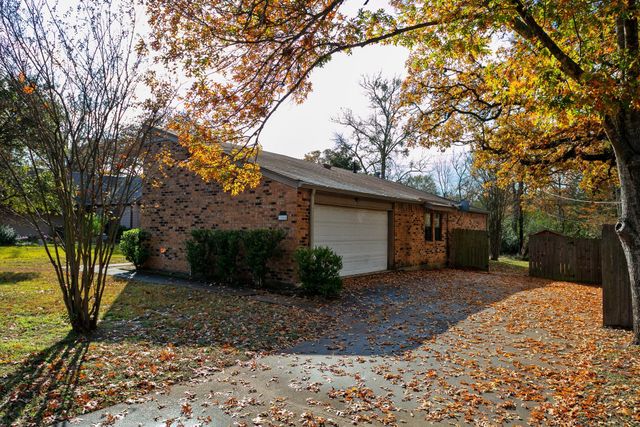 3024 Westwood Main Drive, Bryan, TX 77807