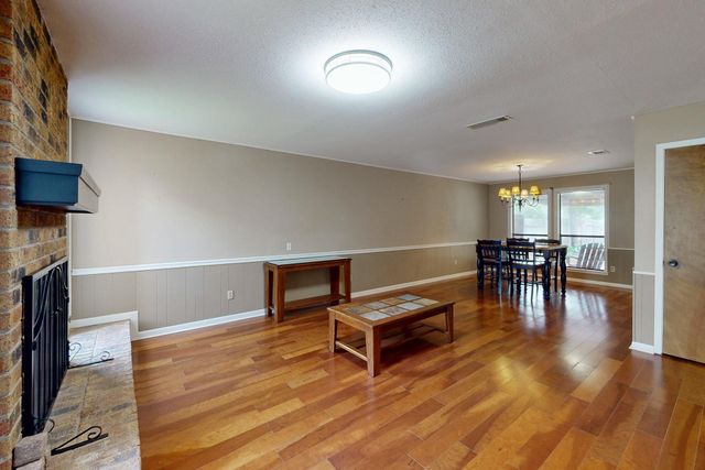 3024 Westwood Main Drive, Bryan, TX 77807