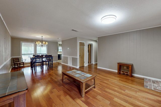 3024 Westwood Main Drive, Bryan, TX 77807