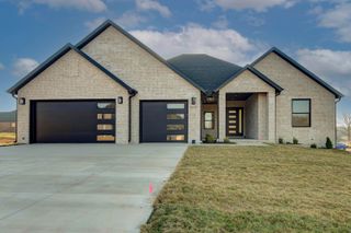 2112 North Sun Valley Drive, Springfield, MO 65802