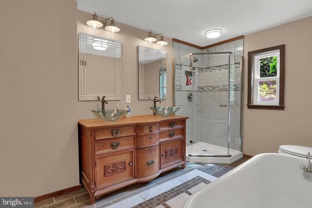 175 PICKETT RD, Dover, PA 17315