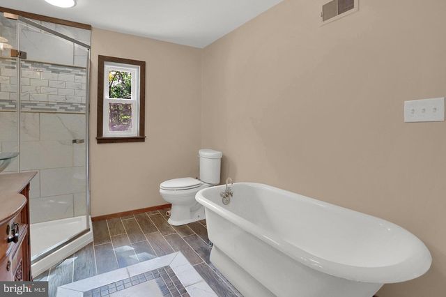 175 PICKETT RD, Dover, PA 17315