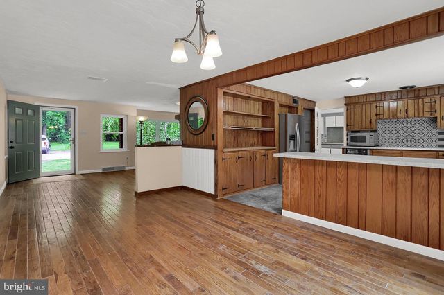 175 PICKETT RD, Dover, PA 17315