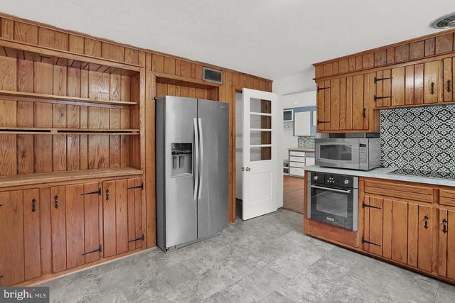 175 PICKETT RD, Dover, PA 17315