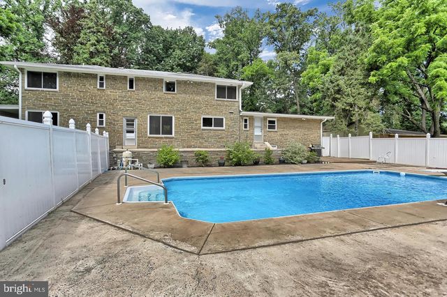 175 PICKETT RD, Dover, PA 17315