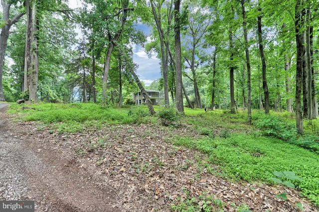 175 PICKETT RD, Dover, PA 17315