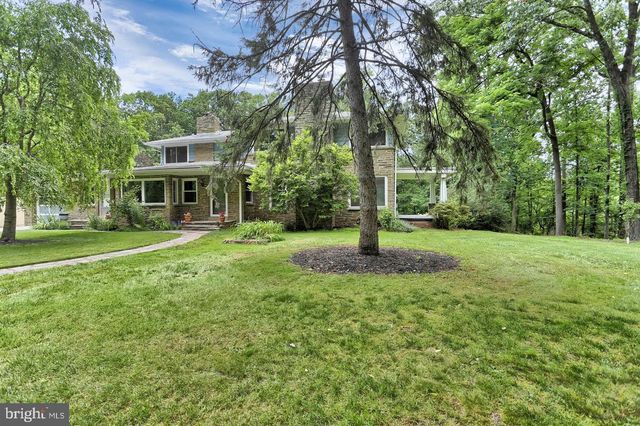 175 PICKETT RD, Dover, PA 17315