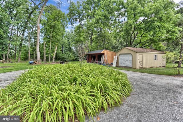 175 PICKETT RD, Dover, PA 17315