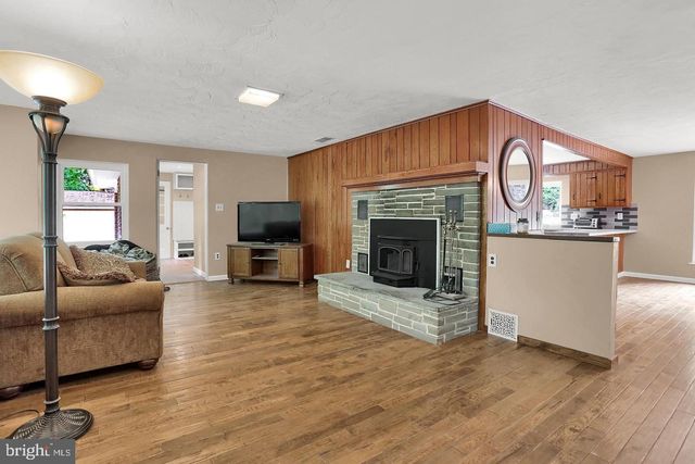 175 PICKETT RD, Dover, PA 17315