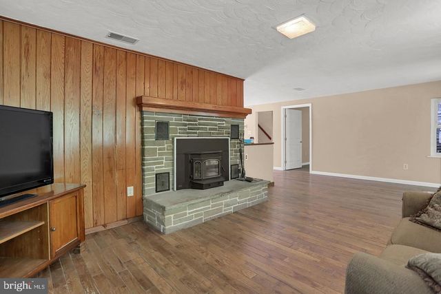 175 PICKETT RD, Dover, PA 17315