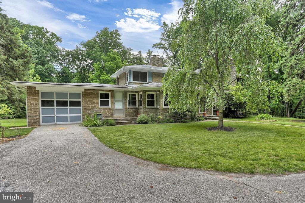 175 PICKETT RD, Dover, PA 17315