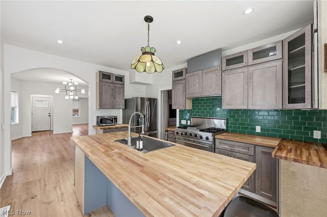 3538 Storer Avenue, Cleveland, OH 44109
