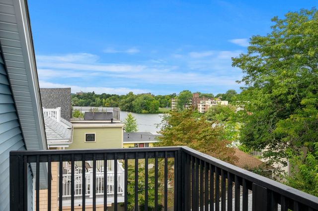 31-33 Pondview Road 33, Arlington, MA 02474