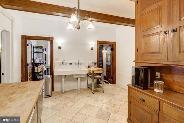 1033 WOODS AVE, Lancaster, PA 17603