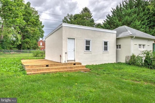 1033 WOODS AVE, Lancaster, PA 17603