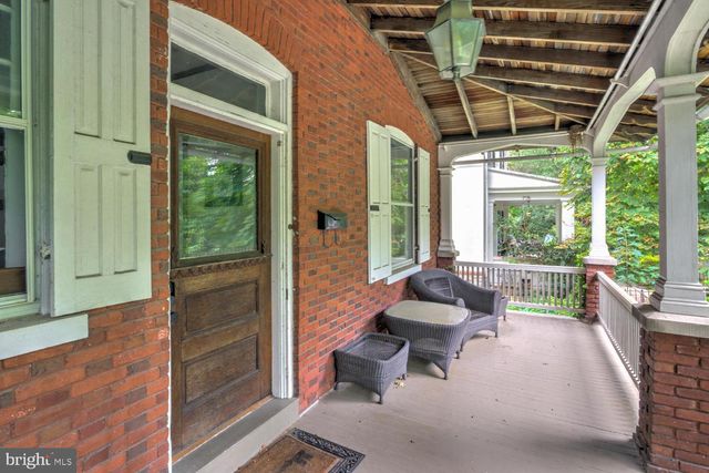 1033 WOODS AVE, Lancaster, PA 17603