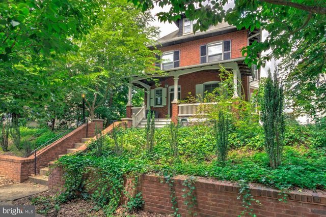 1033 WOODS AVE, Lancaster, PA 17603