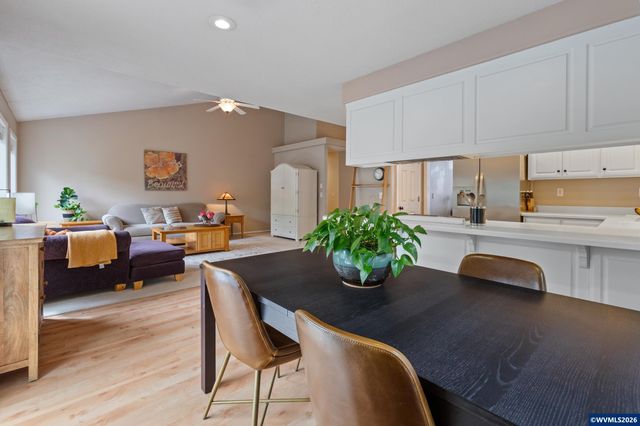 1166 Keystone Lp NE, Keizer, OR 97303