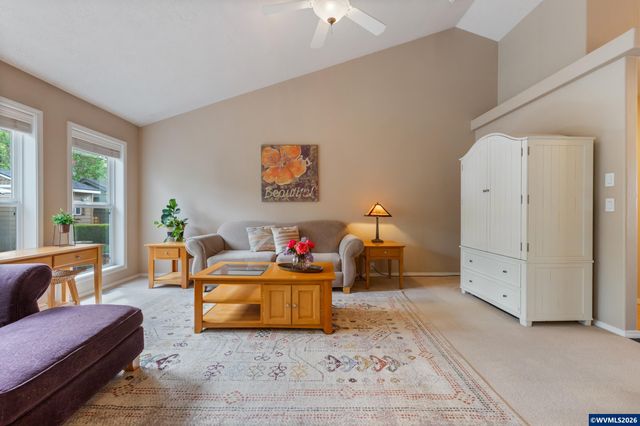 1166 Keystone Lp NE, Keizer, OR 97303