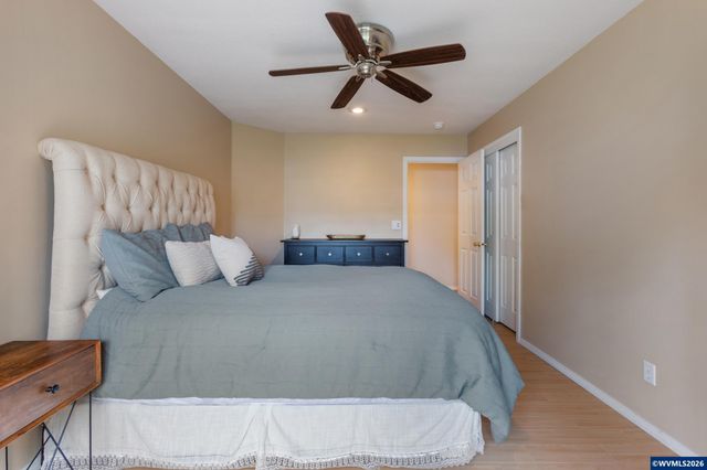 1166 Keystone Lp NE, Keizer, OR 97303