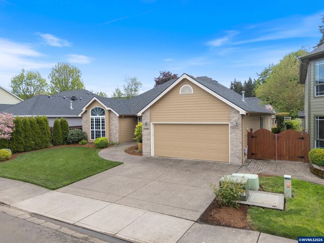 1166 Keystone Lp NE, Keizer, OR 97303