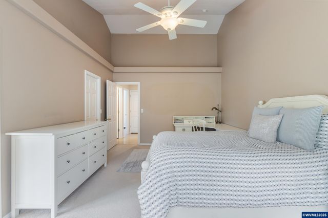 1166 Keystone Lp NE, Keizer, OR 97303