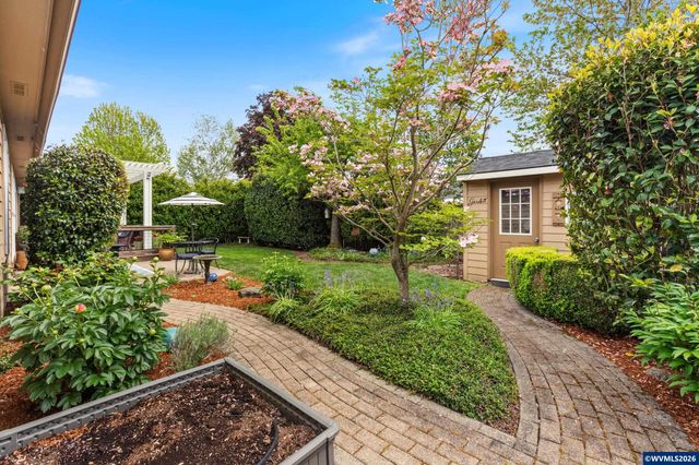 1166 Keystone Lp NE, Keizer, OR 97303