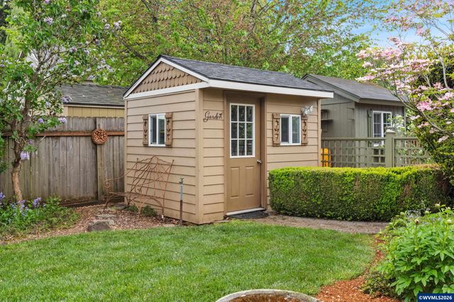 1166 Keystone Lp NE, Keizer, OR 97303