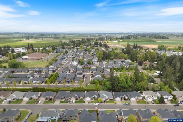 1166 Keystone Lp NE, Keizer, OR 97303