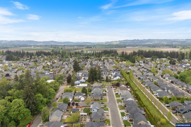 1166 Keystone Lp NE, Keizer, OR 97303