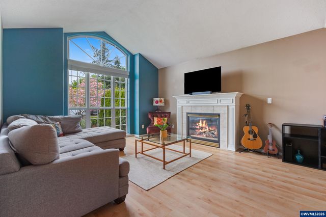 1166 Keystone Lp NE, Keizer, OR 97303