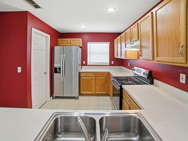 4030 LAKE BLUFF DRIVE, Mascotte, FL 34753