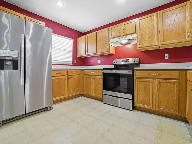 4030 LAKE BLUFF DRIVE, Mascotte, FL 34753