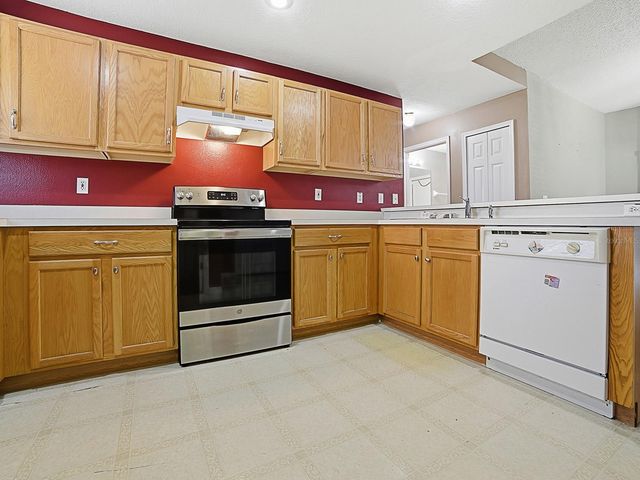 4030 LAKE BLUFF DRIVE, Mascotte, FL 34753