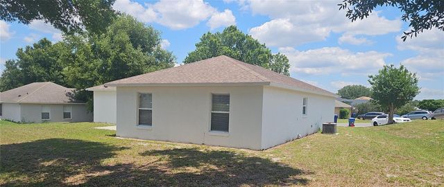 4030 LAKE BLUFF DRIVE, Mascotte, FL 34753