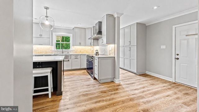 10834 HENDERSON RD, Fairfax Station, VA 22039