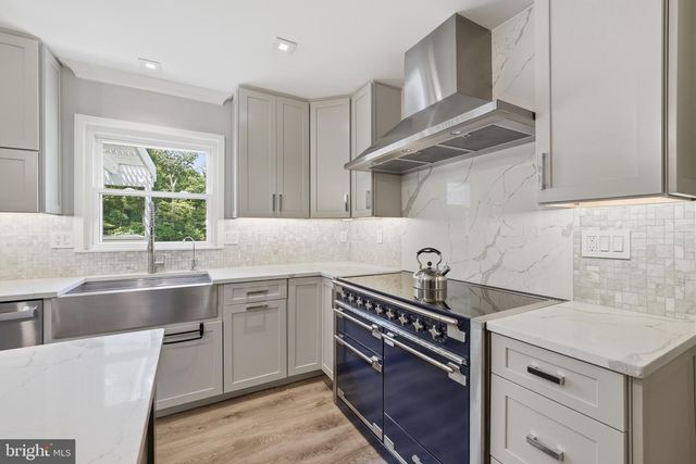 10834 HENDERSON RD, Fairfax Station, VA 22039