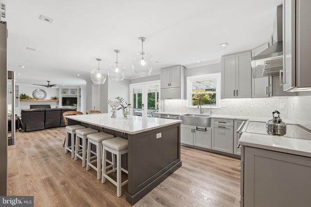 10834 HENDERSON RD, Fairfax Station, VA 22039