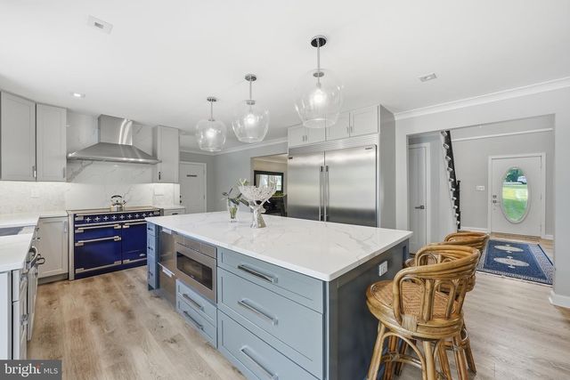 10834 HENDERSON RD, Fairfax Station, VA 22039