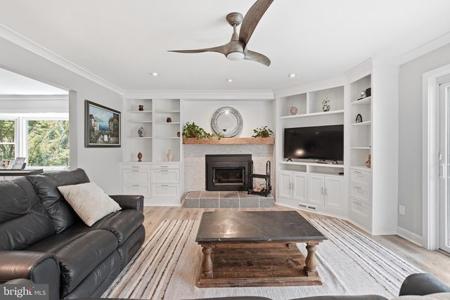 10834 HENDERSON RD, Fairfax Station, VA 22039