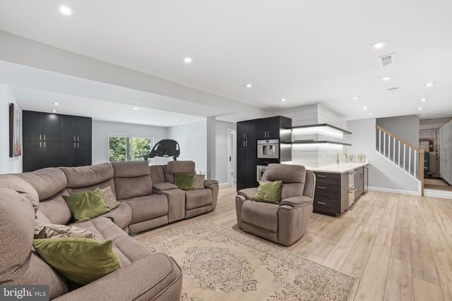 10834 HENDERSON RD, Fairfax Station, VA 22039