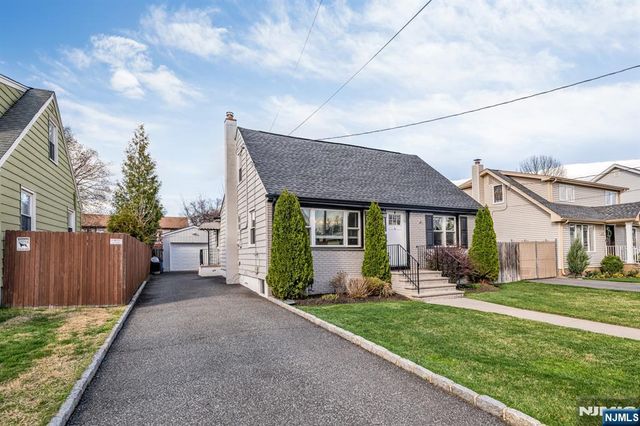 8-27 Oak Street, Fair Lawn, NJ 07410