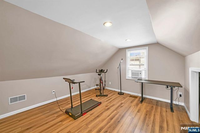 8-27 Oak Street, Fair Lawn, NJ 07410