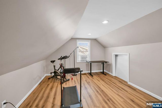 8-27 Oak Street, Fair Lawn, NJ 07410
