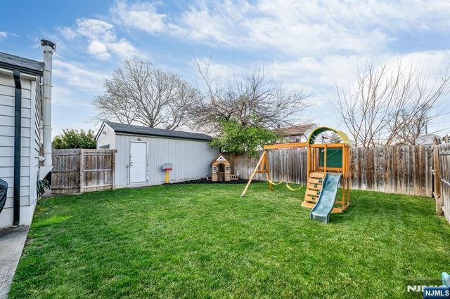 8-27 Oak Street, Fair Lawn, NJ 07410